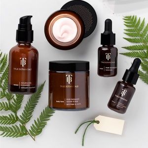 True Botanicals Buttery Soft Glowy Skin kit